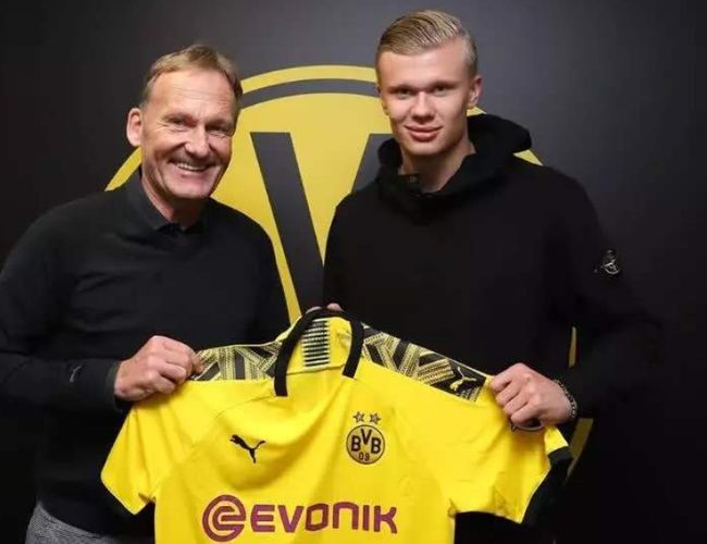 格策：世界杯绝杀阿根廷的那一刻靠的是本能；梅西是我的偶像（格策：世界杯决赛制胜球靠直觉完成，梅西始终是我偶像）