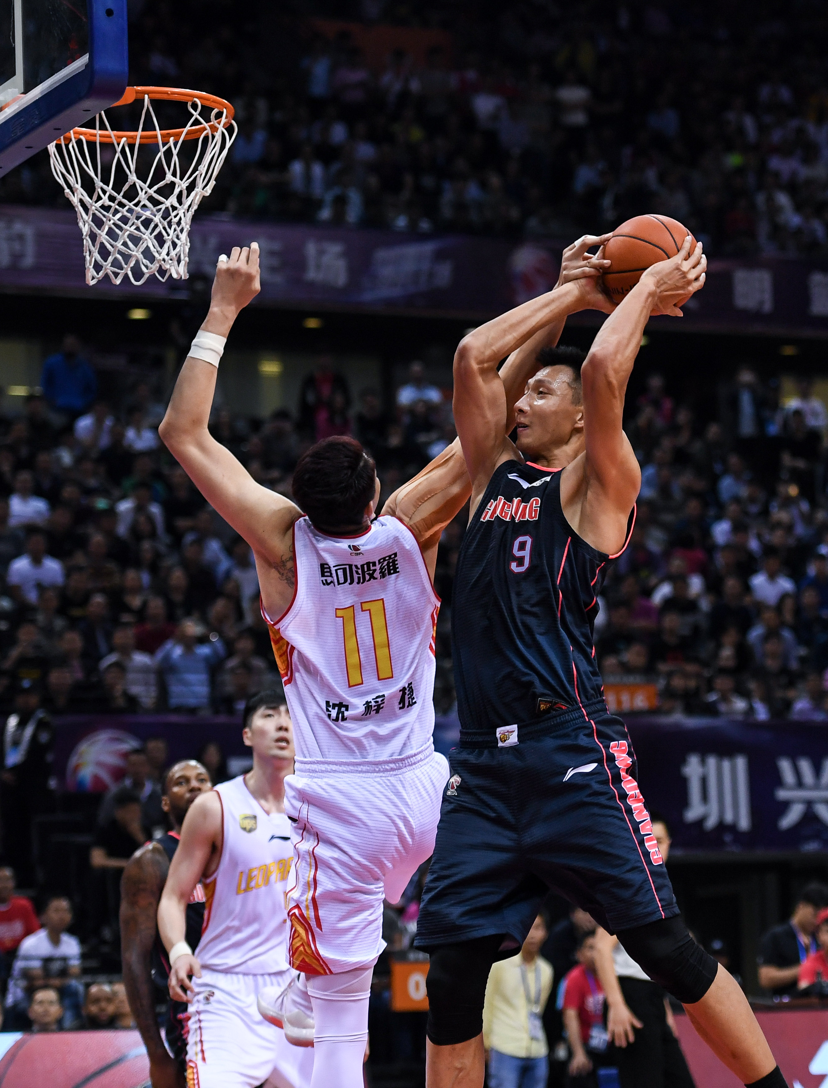 鲁媒：依木兰、陈泽仕参加山东队赛前合练，韩鹏参与了抢圈（鲁媒：依木兰、陈泽仕随队完成赛前合练 韩鹏亮相抢圈）