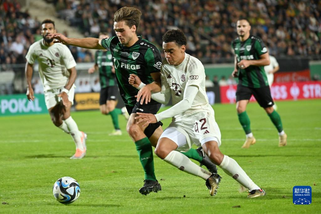 荷媒：阿贾克斯引进长期未踢球的富安健洋，首席球探愤而辞职（荷媒：阿贾克斯签下久疏战阵的富安健洋，首席球探怒而请辞）