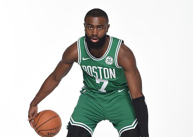 浙江队长比佩尼亚更香！大连别签长约了 弗兰克：首选中超 我的自律与生俱来（弗兰克称首选中超、自律天成；浙江队长力压佩尼亚，大连慎签长约）