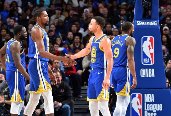 这球可惜了！杨瀚森跟进篮下未获队友传球打破得分荒（错失良机！杨瀚森篮下跟进未获传球，未能终结得分荒）