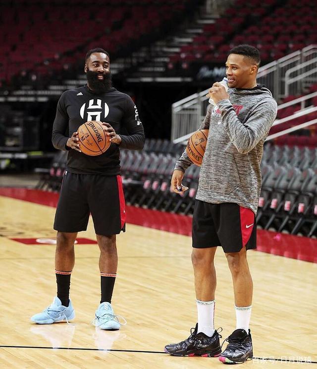 别了，利物浦！曝斯洛特有望3天内正式下课！两大“顶星”酿携手离队（告别利物浦？曝斯洛特或将72小时内被官宣下课，两大核心恐携手离队）