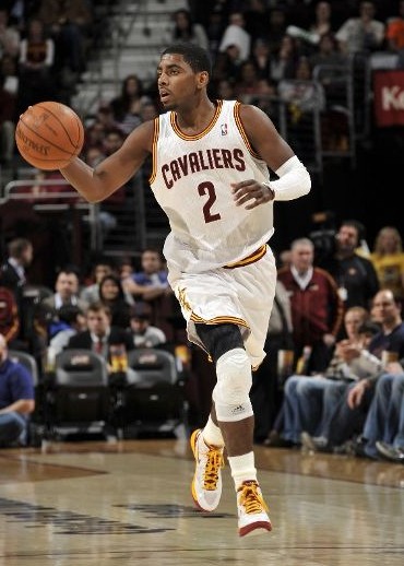 杜兰特：你永远都不知道阿门每晚会做些什么，因为他无所不能（杜兰特：阿门样样精通，每晚的表现都无法预料）