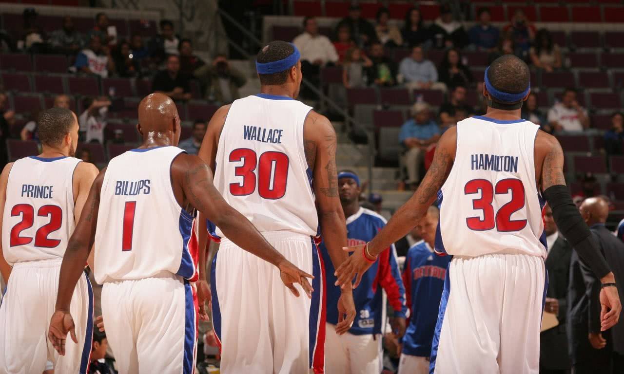 领取巴萨队史最受喜爱球员奖，梅西：巴塞罗那是我的家（荣膺巴萨史上最受喜爱球员，梅西：巴塞罗那是我的家）